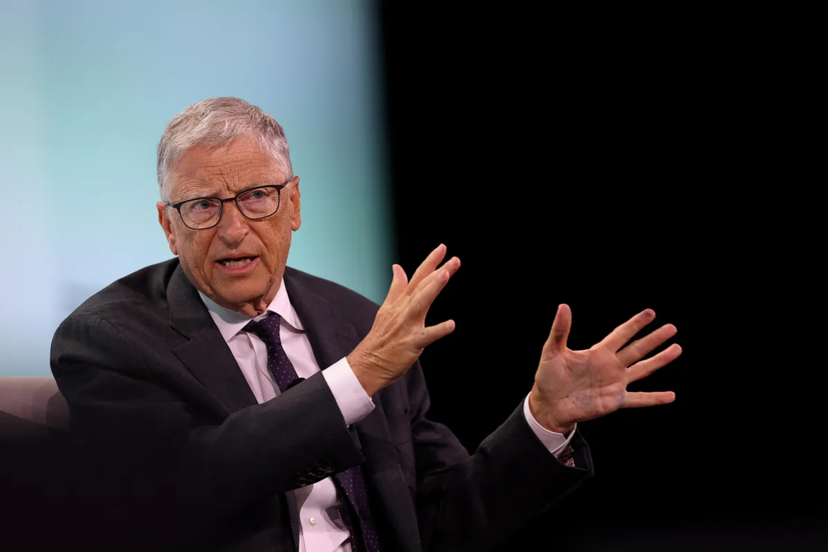 Bill Gates larmar: AI tar över jobben – kräver robotskatt
