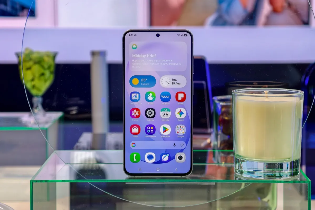 Nya Galaxy S26 FE är här: Mycket AI, högre pris och återvunnen hårdvara