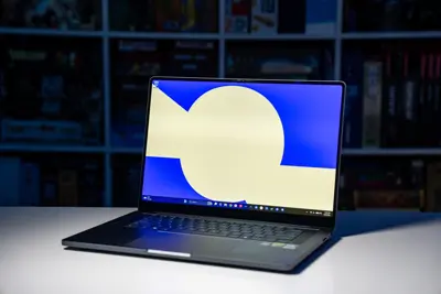 Samsungs nya superdator sågas – en svindyr MacBook-kopia